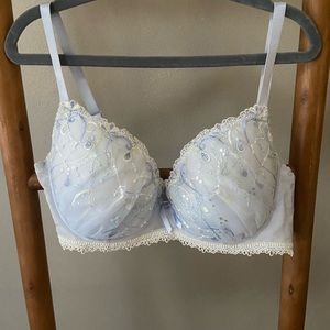 Blue embroidered bra 70F/32E